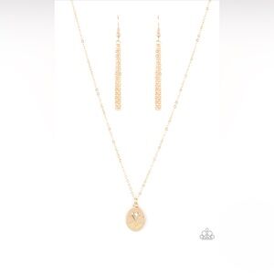 Elegant Gold Necklace Set